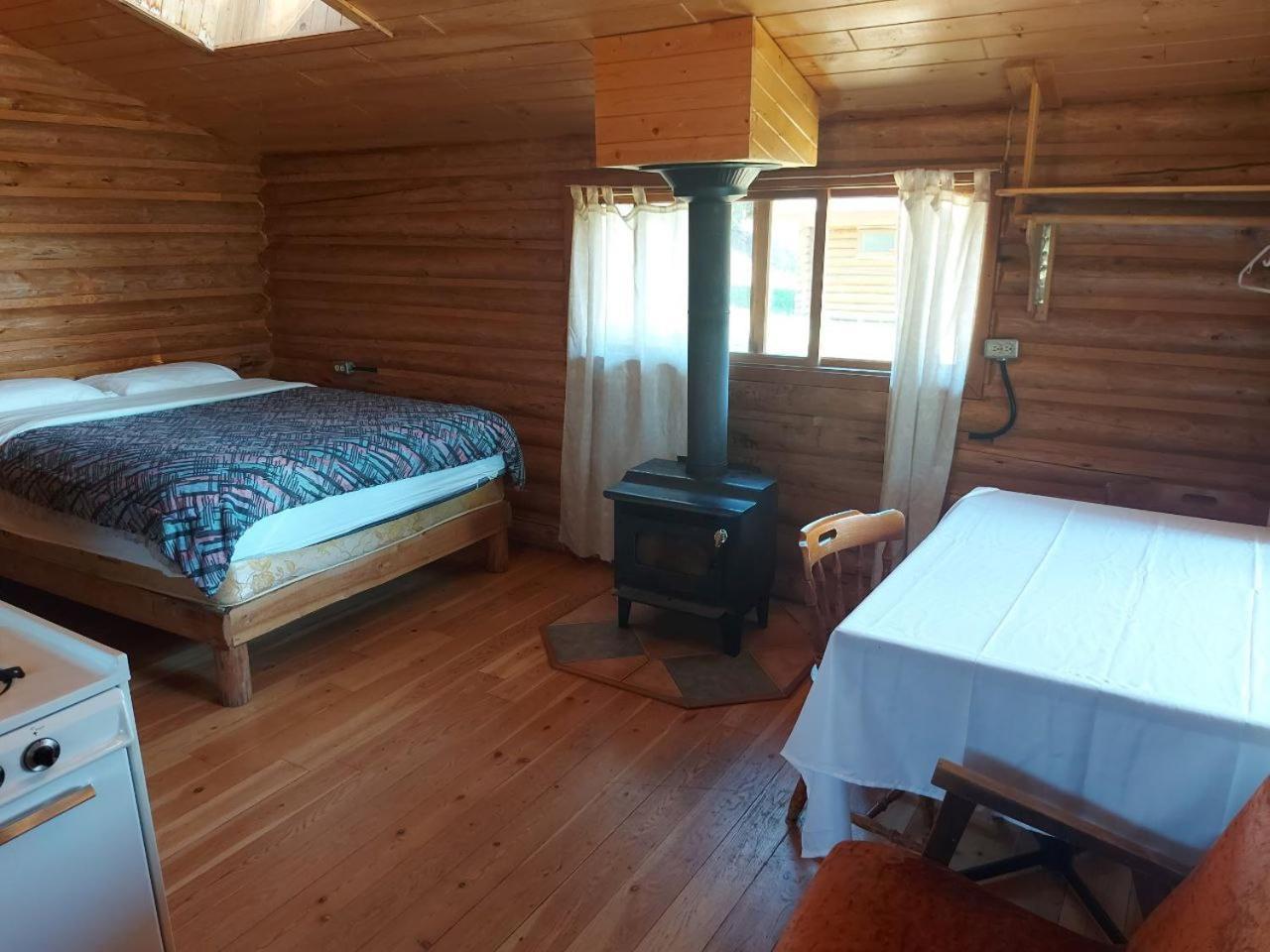 Escott Bay Resort Anahim Lake Exterior photo